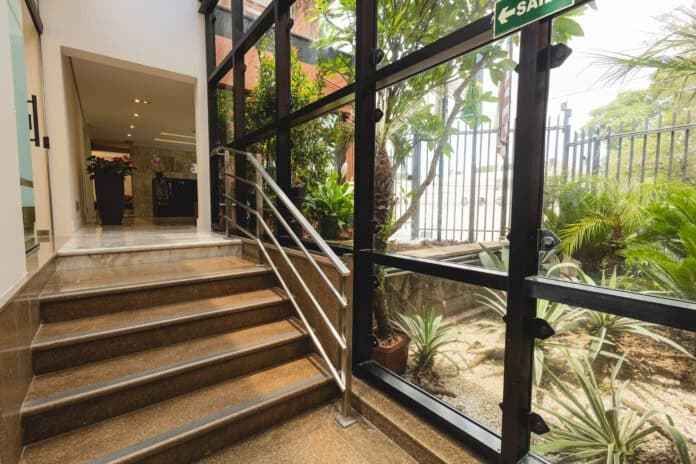 Corredor interno da sede da Abracaf